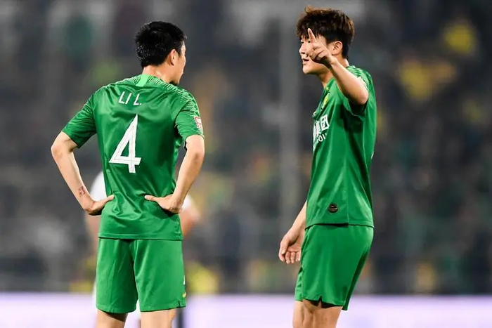 HB SPORTS- 风云突变！AC米兰关键时刻扳平良机，法甲版图或变，质疑声仍在，身体对抗强度拉满