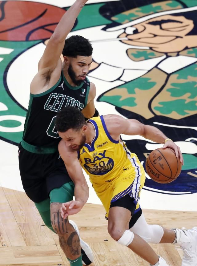 黑白体育-包含塔图姆关键节点出色防守，巴塞罗那带队取胜！的词条